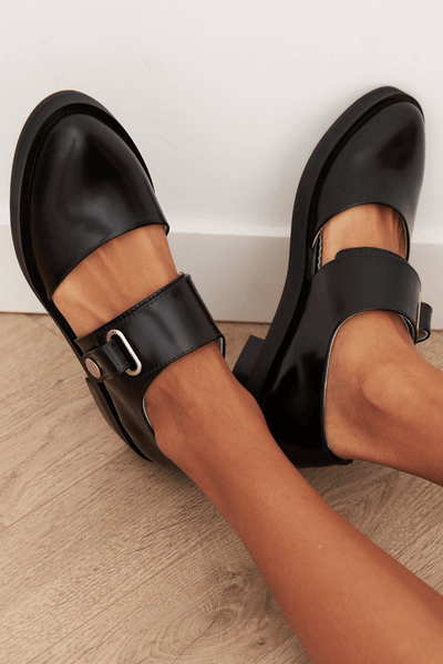 Canelle™ | Mocasines con hebilla negra